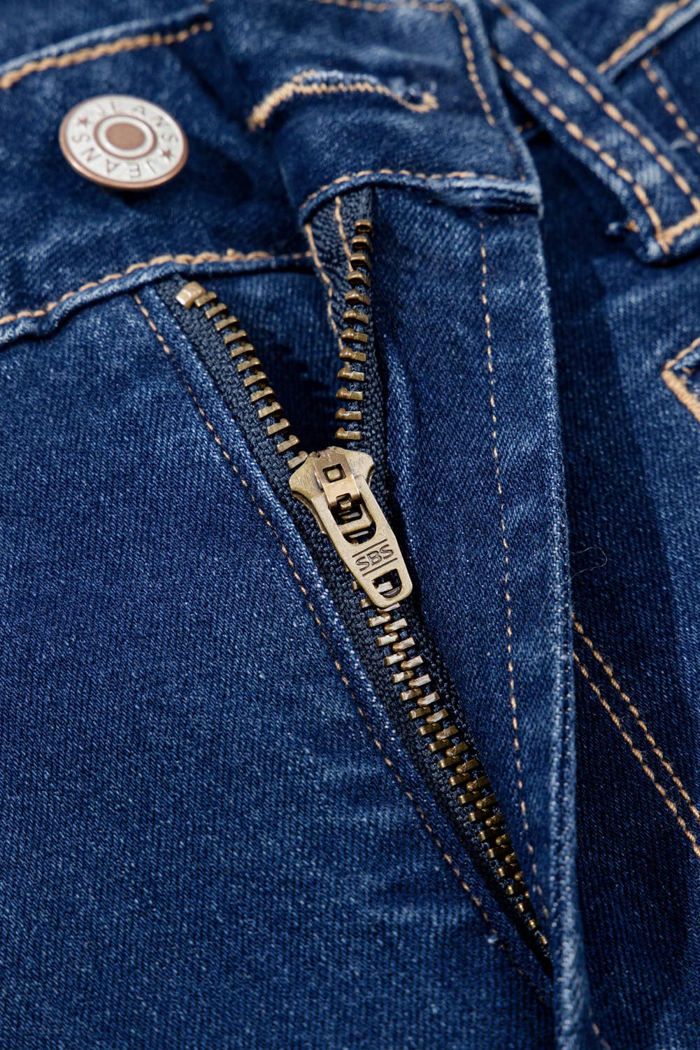 Western Center Seam Deep Wash Straight Jeans