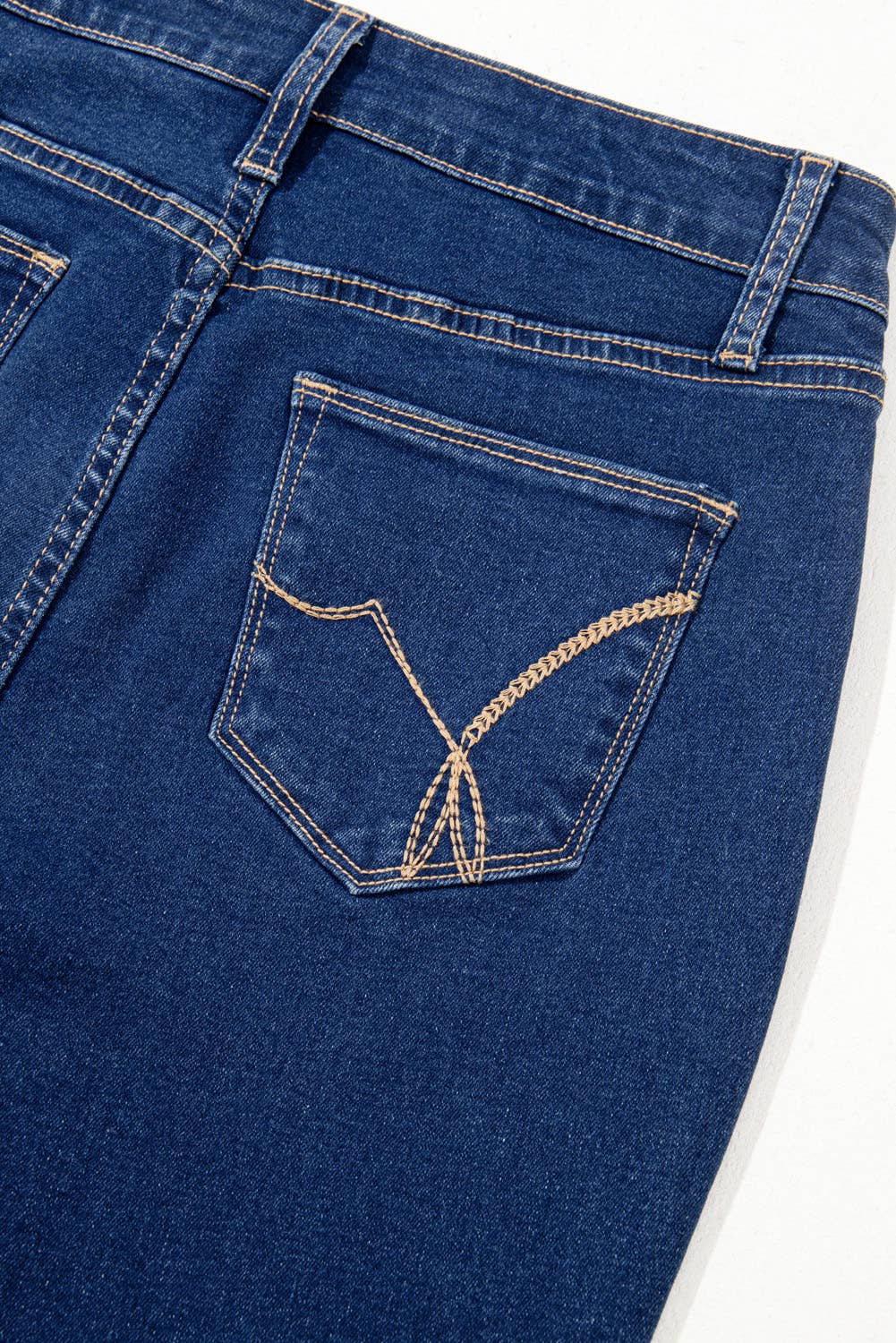 Western Center Seam Deep Wash Straight Jeans