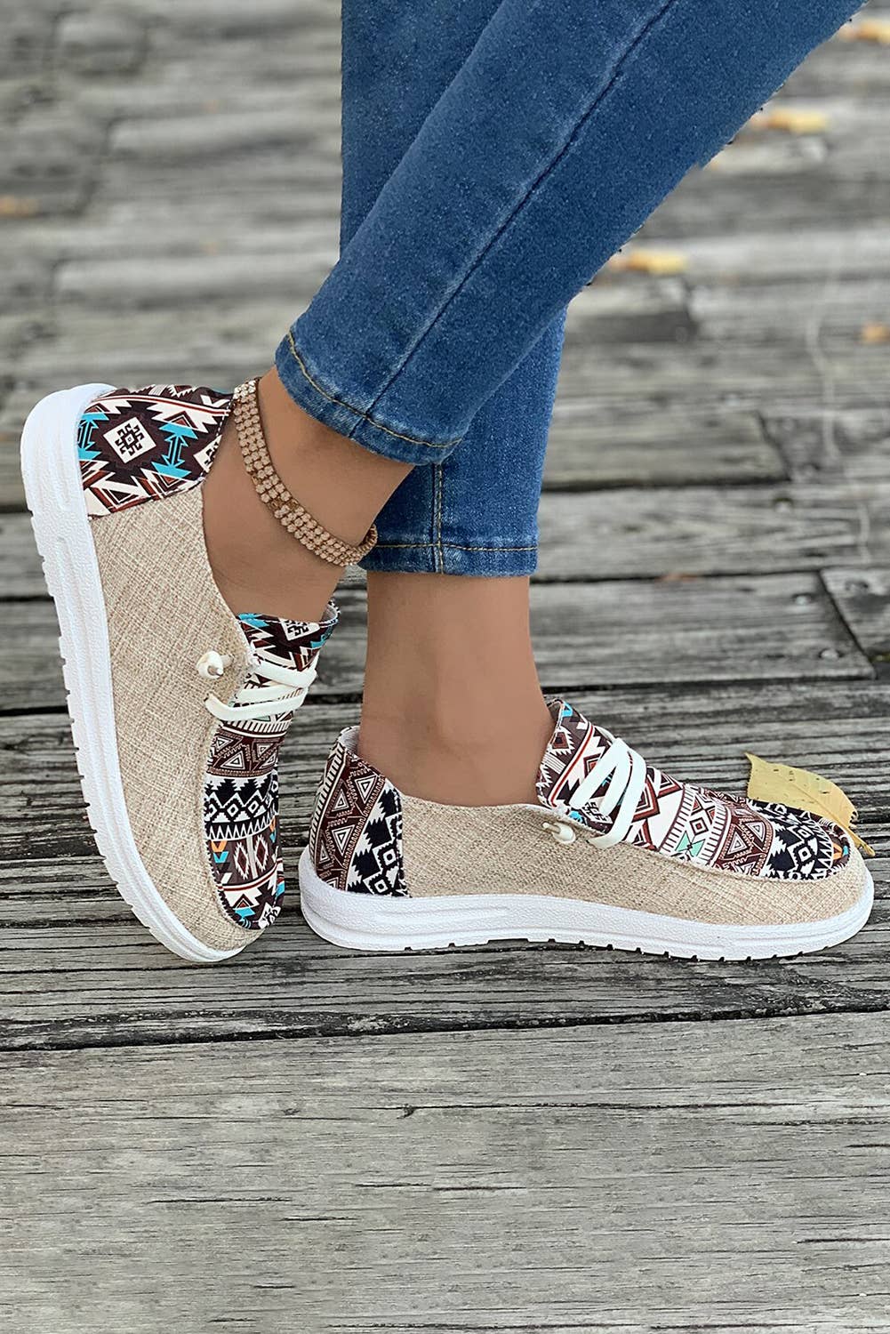 Vintage Western Patchwork Lace-Up Decor Flat Shoes